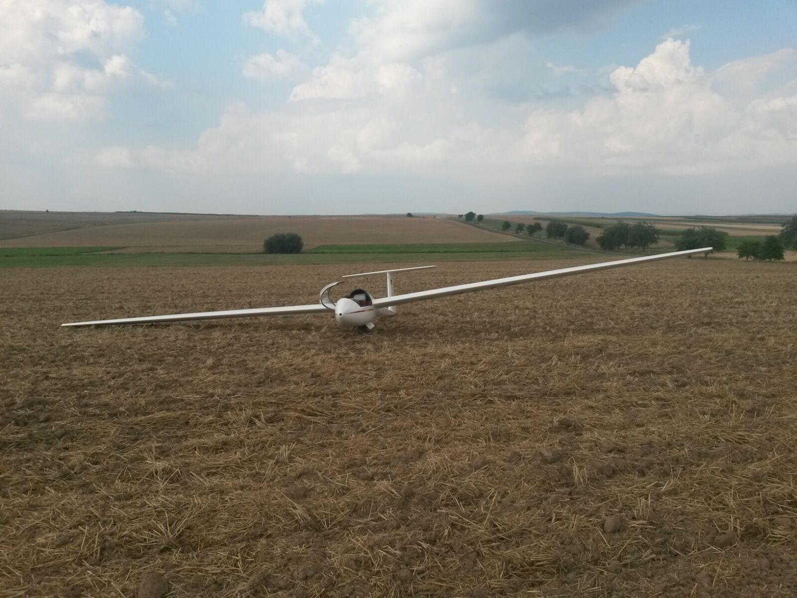 Außenlandung Astir Fliegerlager 2015